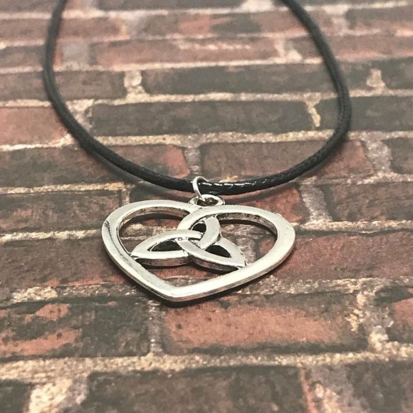 Heart Triquetra Trinity Knot Celtic Necklace - Picture 3 of 7